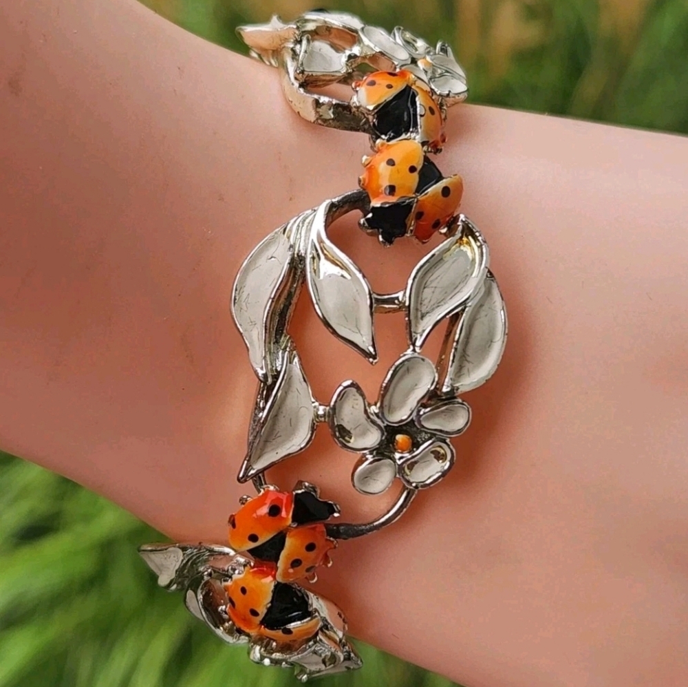 Vintage Signed JOLLE Orange Ladybug White Flowers Enamel 7.25" Bracelet